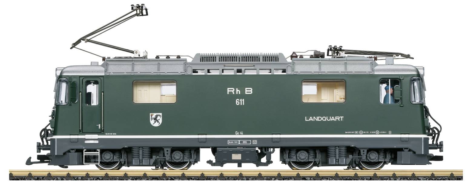 Locomotiva elettrica delle Ferrovie Retiche, color verde scuro, numero 611, vista laterale. Modello su binari, pantografo alzato.
