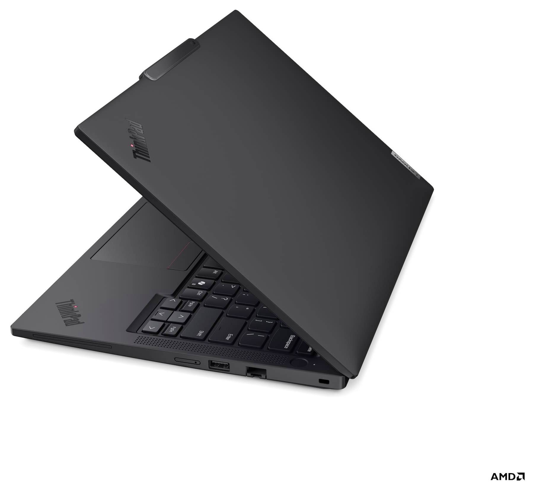 Un elegante laptop nero parzialmente aperto, che mostra la tastiera e il logo ThinkPad. Il portatile presenta un profilo sottile e porte visibili.