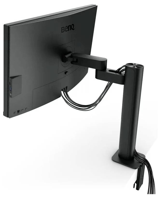 Un monitor nero montato su un supporto regolabile con gestione dei cavi, visto da dietro, che mostra il marchio e i pulsanti di controllo.
