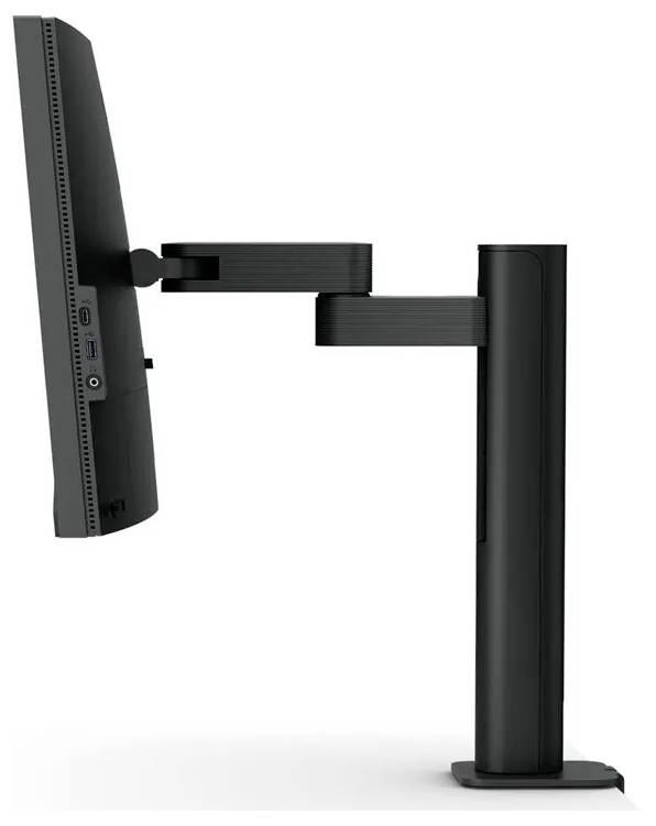 Vista laterale di un monitor nero per computer montato su un supporto con braccio regolabile, che mostra la sua flessibilità di altezza e orientamento.