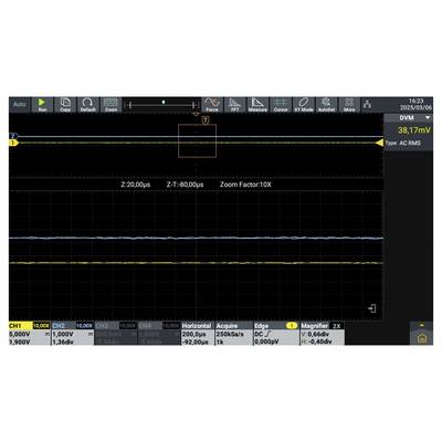 Lo schermo dell'oscilloscopio mostra due canali di forma d'onda. CH1 ha 1,36 divisioni e CH2 0,66 divisioni, che mostrano le impostazioni di 5,00V e 1,00V.