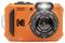 Una fotocamera arancione impermeabile con obiettivo 'PIXPRO LENS', adatta per la fotografia subacquea fino a 15 metri o 50 piedi di profondità.