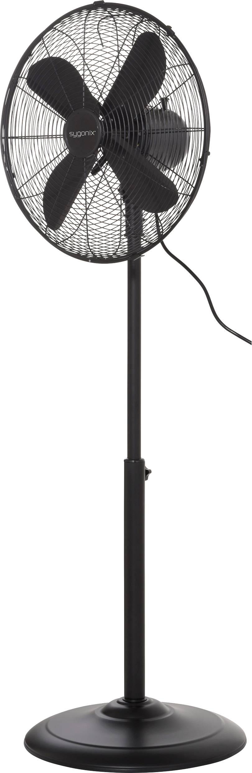 Un ventilatore oscillante nero con base rotonda, altezza regolabile e griglia metallica intorno a quattro pale.