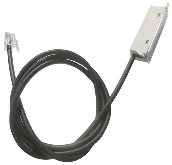 Un cavo a spirale nero collega un adattatore argentato e una spina RJ11 trasparente, utilizzata per connessioni telefoniche o dati.