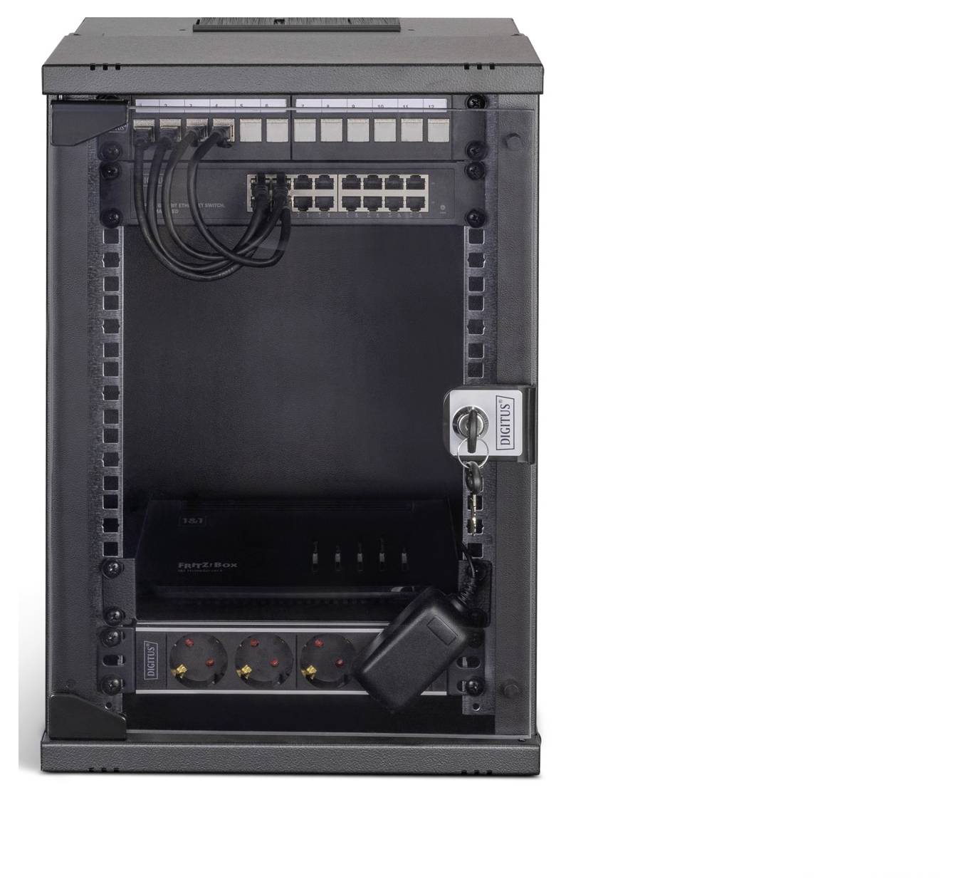 Un piccolo rack server nero con diversi cavi di rete collegati, che ospita uno switch di rete nella parte superiore e uno spazio vuoto sotto.
