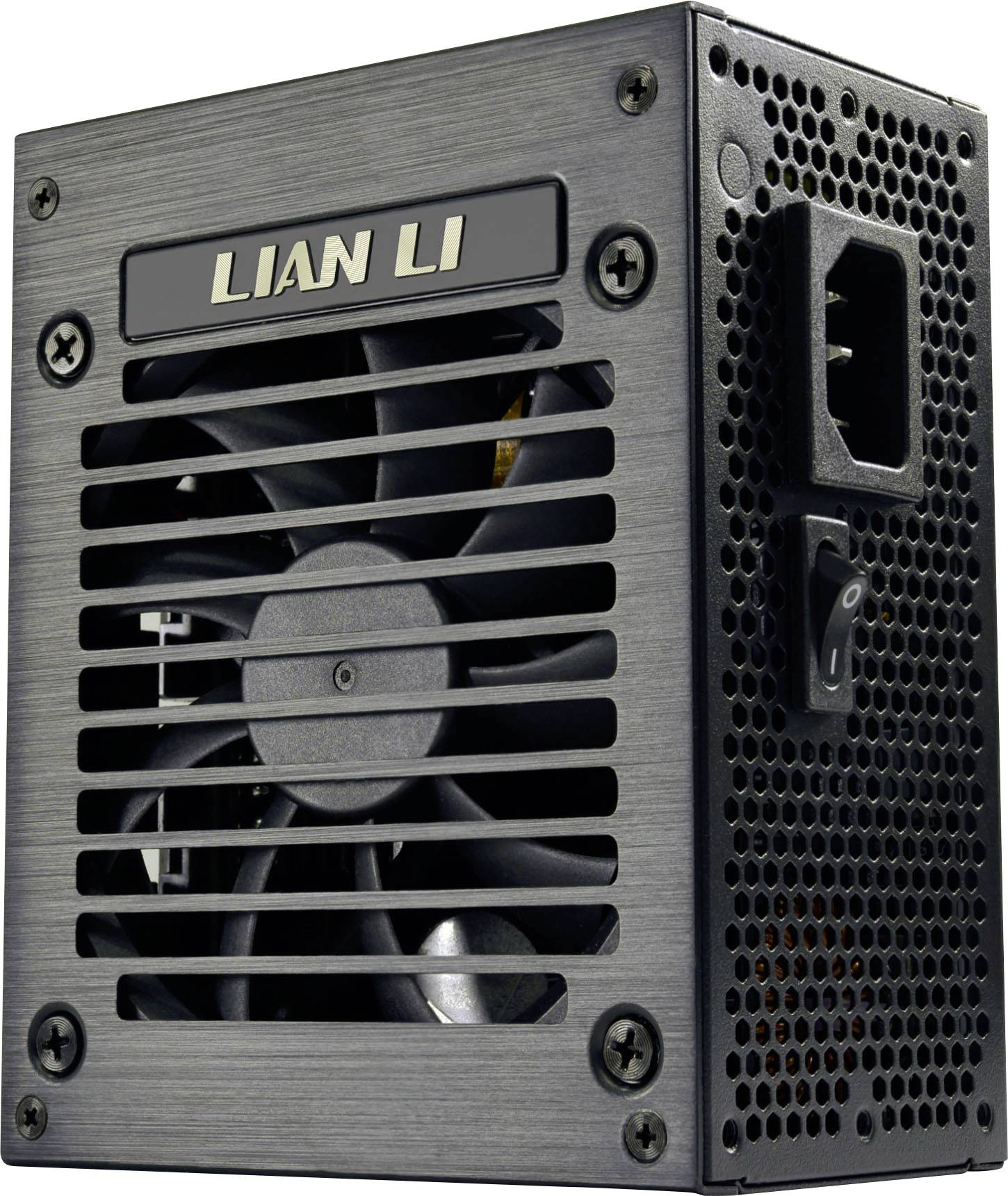 Un alimentatore nero per computer con ventola di ventilazione e interruttore di accensione. Il nome del marchio 'LIAN LI' è visibile sul lato.