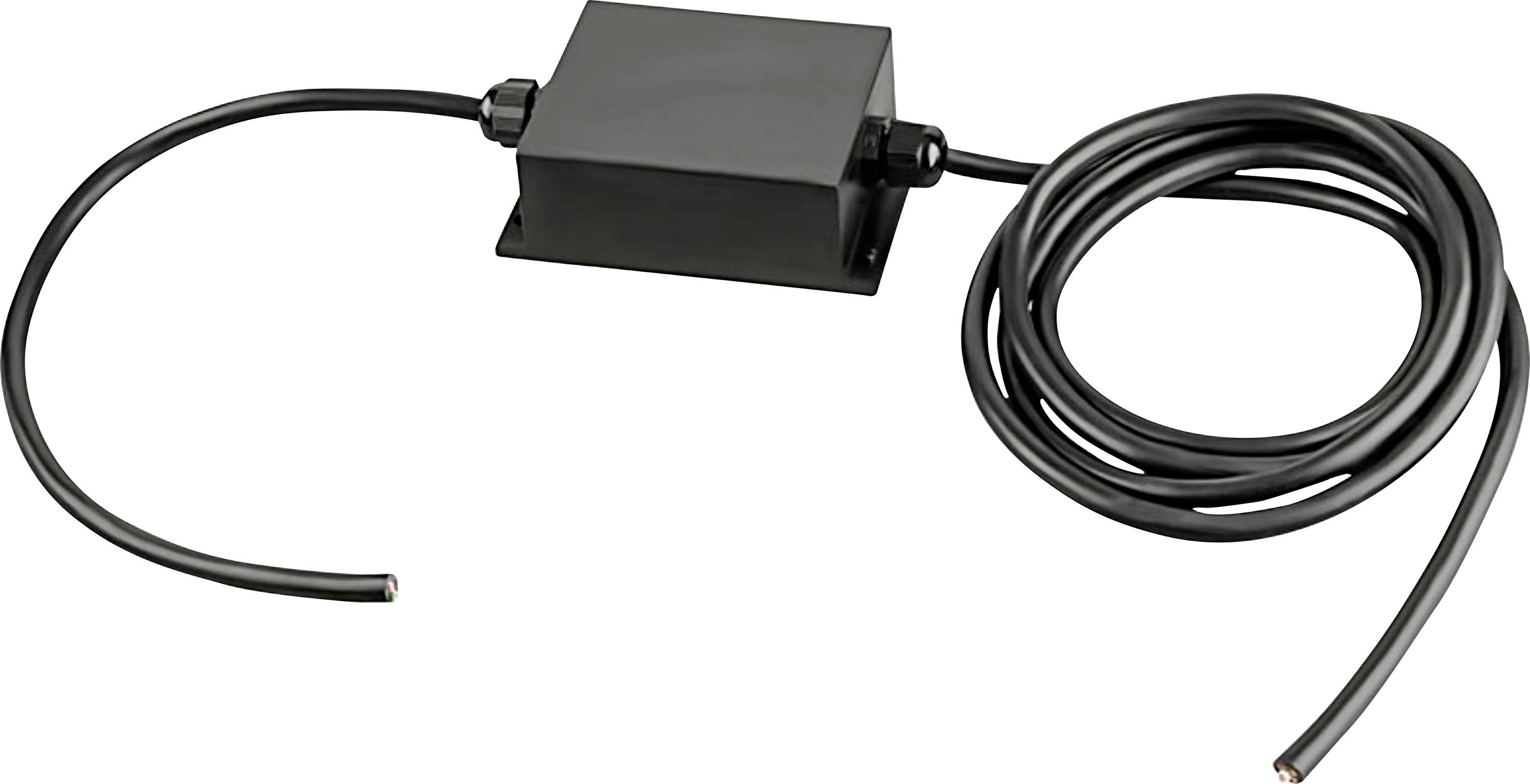 Una scatola elettrica nera per giunzioni con due cavi collegati, uno più corto e uno più lungo, attorcigliato, su uno sfondo bianco.