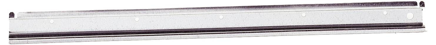 Un righello metallico con bordi contrassegnati per le misurazioni, dotato di piccoli fori sulla superficie, probabilmente per essere appeso o fissato.
