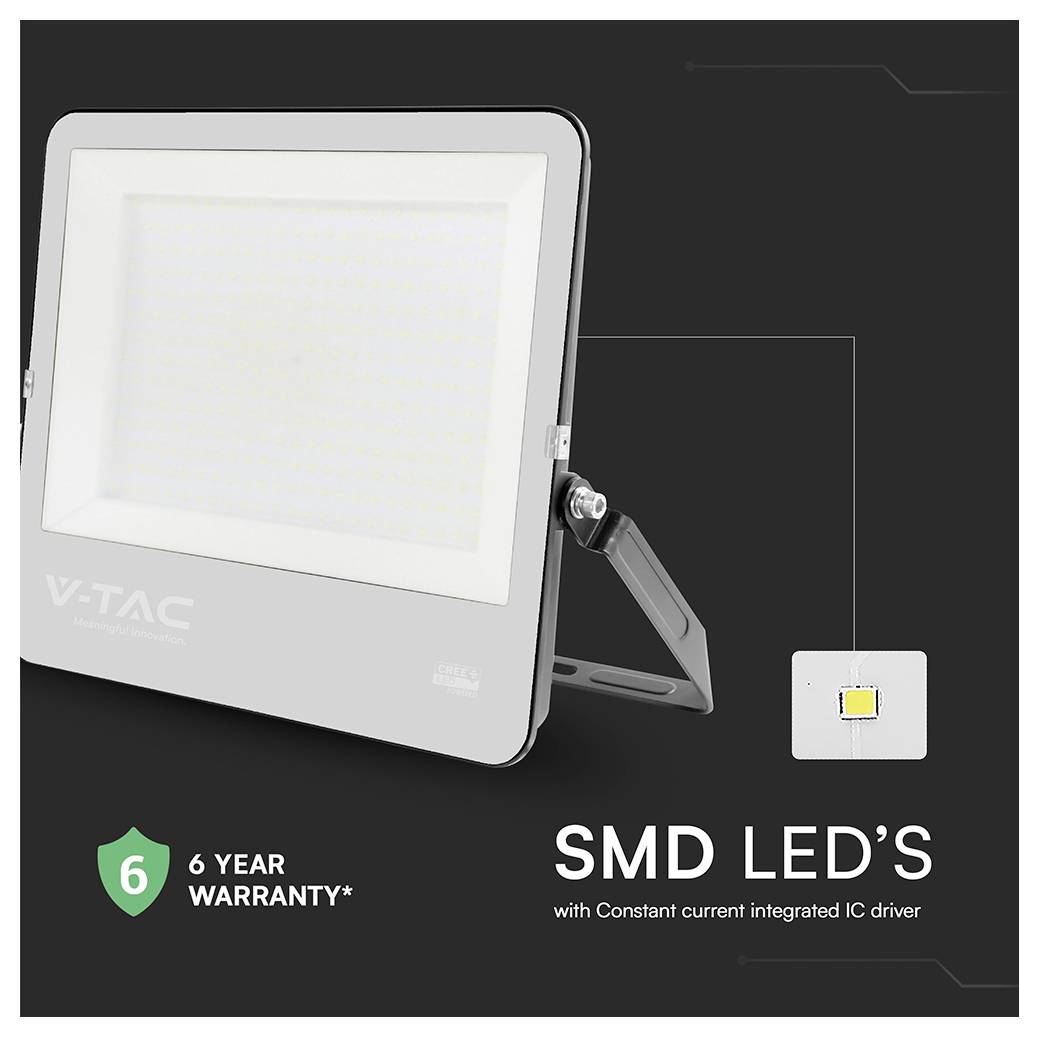 Un proiettore a LED con etichetta 'V-TAC', che offre 'Garanzia di 6 Anni'. Presenta LED SMD con un driver IC a corrente costante integrato.