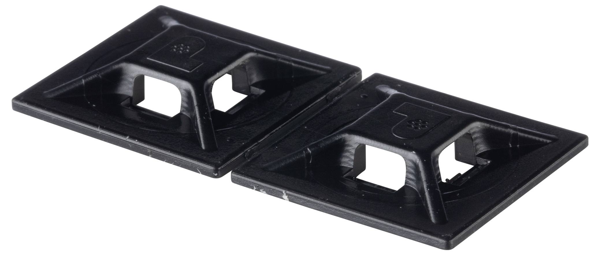 Due clip in plastica nera per cavi, poste una accanto all'altra, ciascuna con una base quadrata e un supporto triangolare rialzato per trattenere i fili.