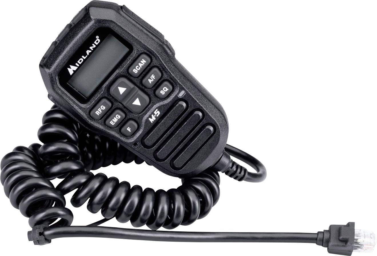 Un microfono radio portatile nero con cordone a spirale e diversi pulsanti, tra cui 'Scan', 'FM' e 'PTT', è posizionato su uno sfondo bianco.