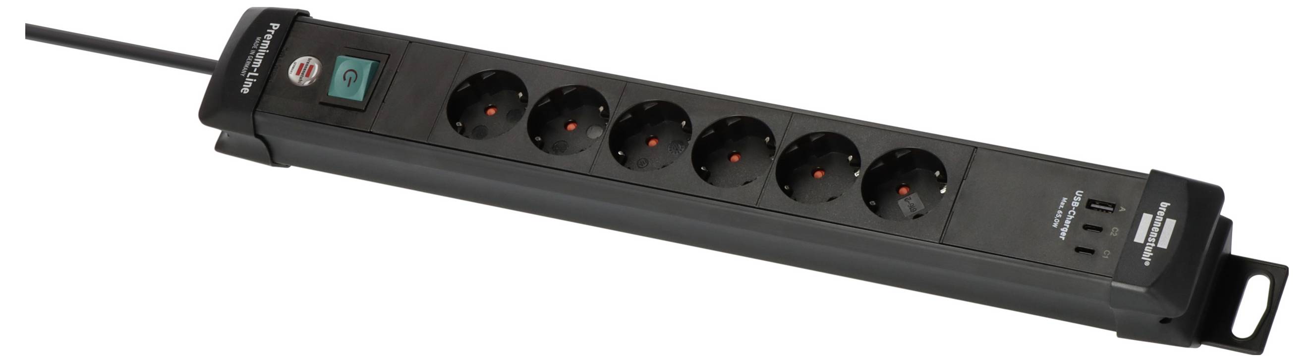 Una ciabatta elettrica nera con sei prese, un interruttore verde di accensione/spegnimento e due porte USB su un'estremità.