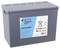 Una batteria AGM rettangolare etichettata 'S12V3400PP', con simboli di sicurezza e loghi di marca, utilizzata per applicazioni ad alta potenza.