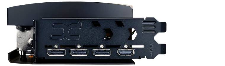Una scheda grafica per computer con porte per il collegamento di monitor: 3 DisplayPort e 1 HDMI. La scheda ha un esterno in metallo con ventilazione.