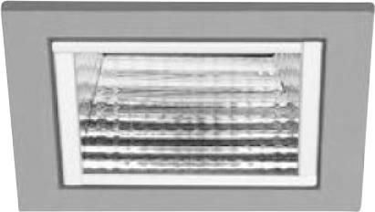 Primo piano di una presa d'aria rettangolare o griglia murale con lamelle orizzontali inserite in una cornice grigia.