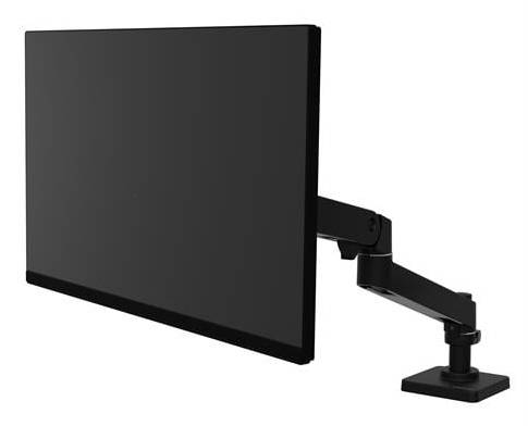 Un monitor widescreen nero montato su un braccio regolabile, posizionato in un angolo, che mostra flessibilità e un design moderno.