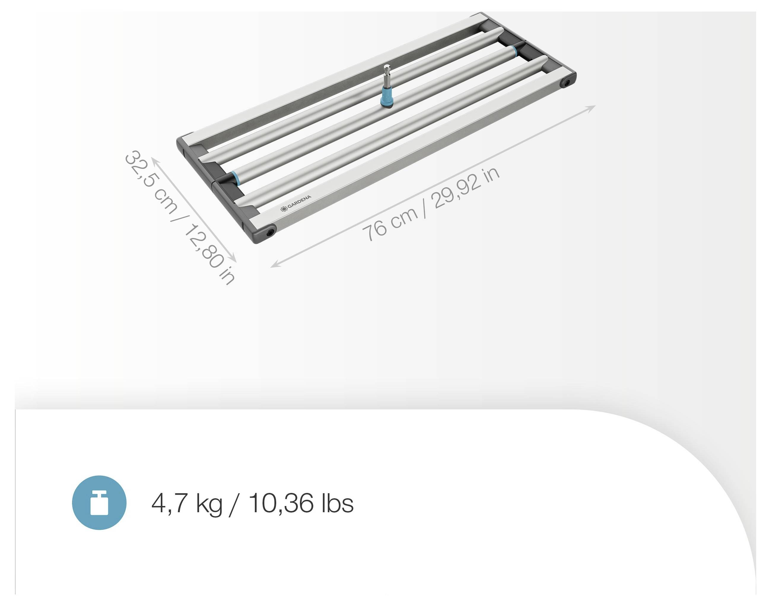 Un telaio pieghevole che misura 76 cm per 32,5 cm è mostrato. Un fermo blu è posizionato al centro del telaio. Il peso è di 4,7 kg o 10,36 libbre.