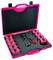 'Set di attrezzi rosa per la rimozione di serrature automotive in una custodia, include un manico e diversi accessori per vari tipi di serrature.'
