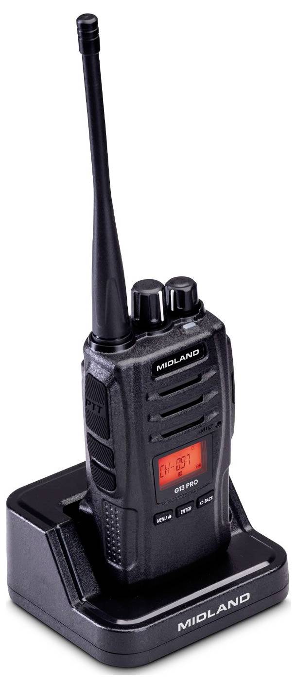 Un'radio portatile nera con un display digitale rosso che indica 'CH-09', posizionata su una base di ricarica. Ha due manopole e diversi pulsanti.