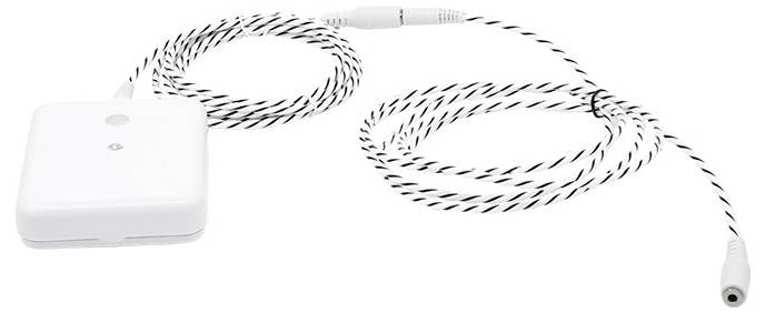 Un dispositivo wireless bianco con un cavo intrecciato nero e bianco, utilizzato per connessioni audio.