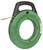 Un avvolgitore per nastro passacavi verde e nero con un conduttore in ottone, etichettato 'Magnum Pro' e 'Greenlee', utilizzato per guidare il filo attraverso le pareti.