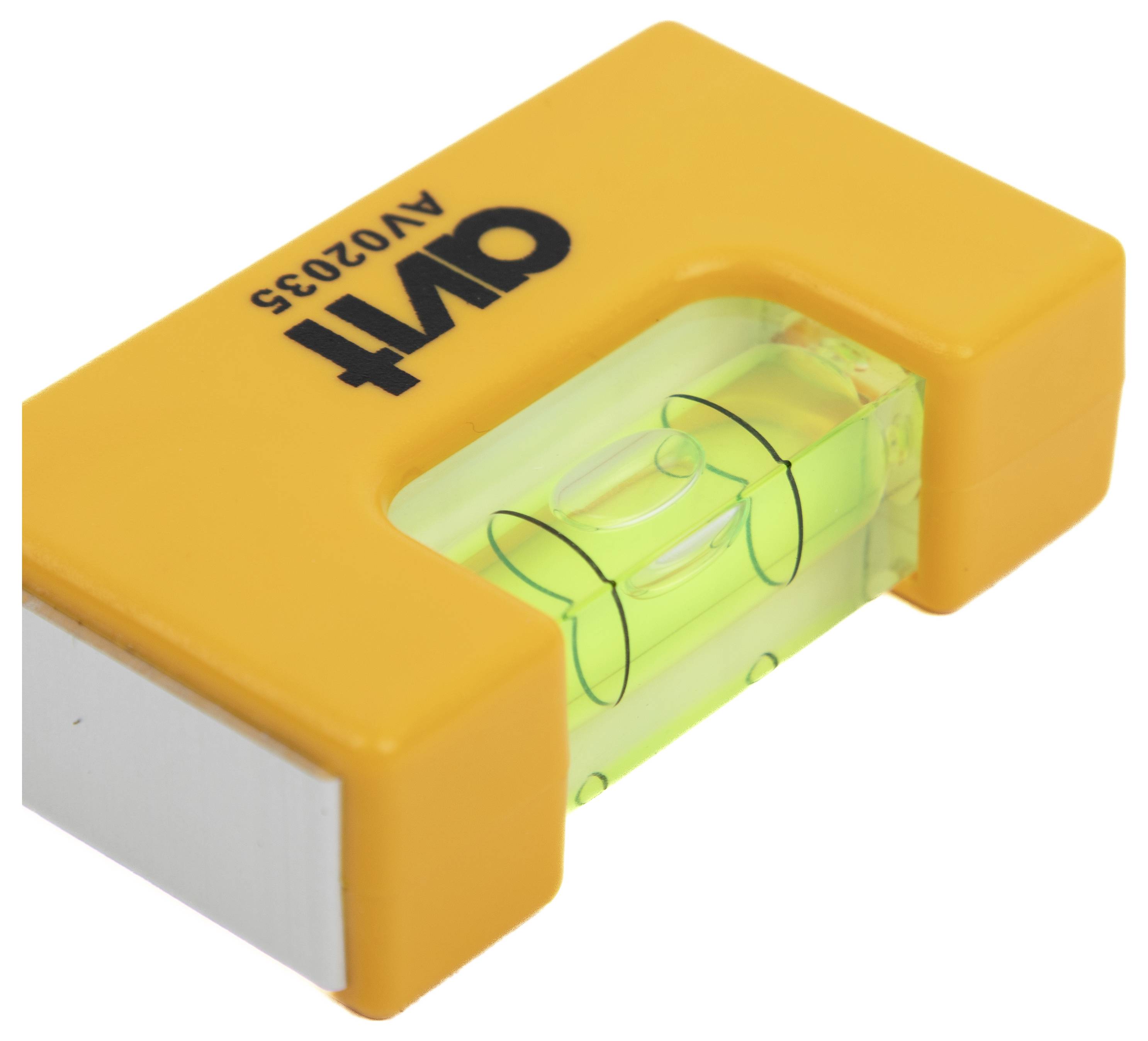 Un piccolo livello a bolla d'aria rettangolare in plastica gialla con una camera riempita di liquido verde, utilizzato per verificare l'allineamento orizzontale.