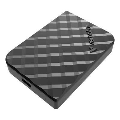 Disco portatile esterno Verbatim nero con copertura geometrica in rilievo e porta USB sul lato.