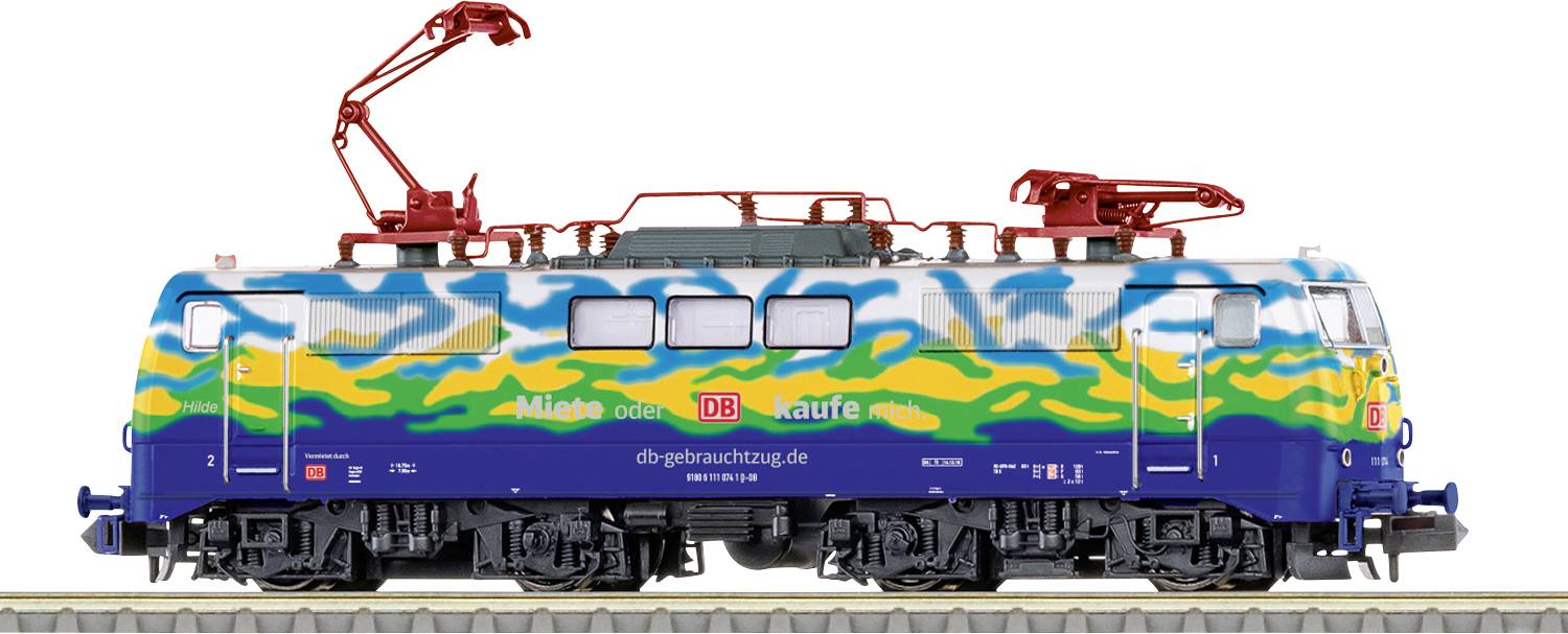 Un colorato modello di treno elettrico, prevalentemente blu con design verde e giallo, dotato di due pantografi rossi sul tetto.