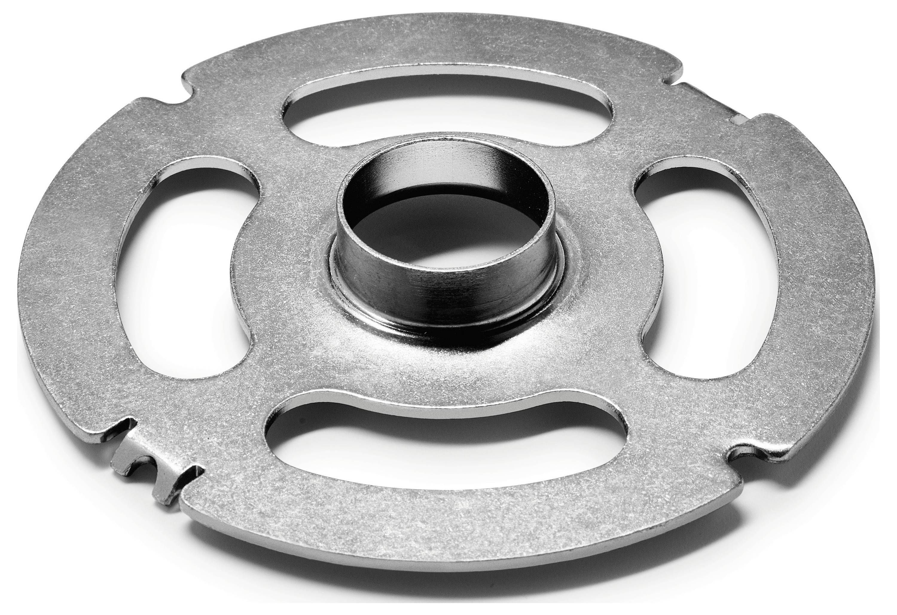 Un ingranaggio circolare metallico con un foro centrale, tre tagli curvi e due intagli, utilizzato in applicazioni meccaniche.