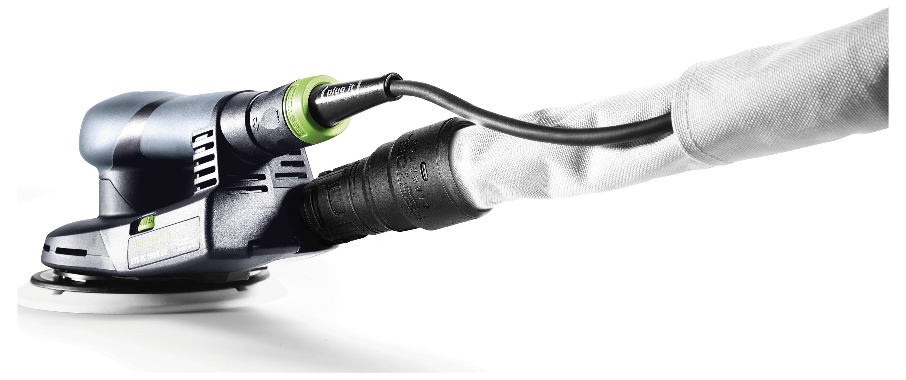 Una levigatrice orbitale elettrica con sacchetto di raccolta della polvere collegato, progettata per levigare le superfici durante i lavori di falegnameria o costruzione.