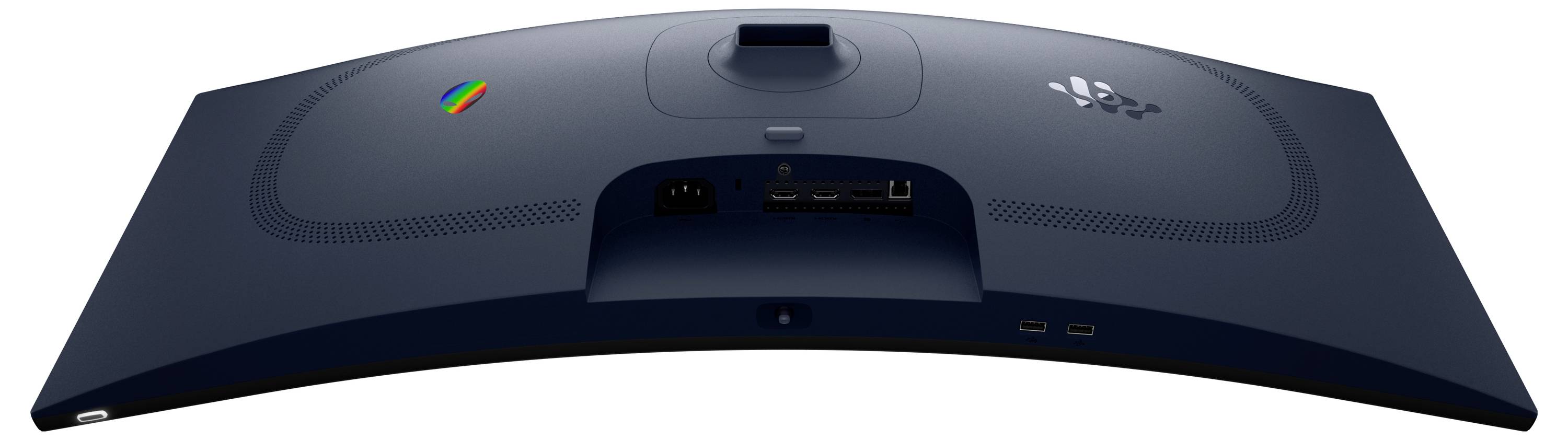 L'immagine mostra il retro di un monitor curvo di colore scuro con un punto di montaggio centrale, un logo arcobaleno sulla sinistra, porte e icone del marchio.