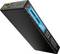 Un portatile power bank nero, etichettato 'Nitecore Summit 20000', presenta porte USB e un pulsante di accensione, con un design a superficie strutturata.