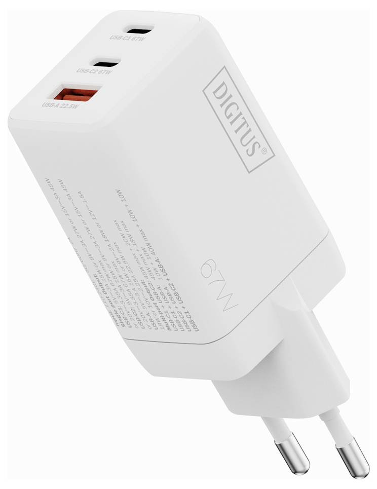 Un caricabatterie da parete bianco con tre porte USB, incluse una USB-C e una USB-A, etichettato 67W, con il marchio Digitus.
