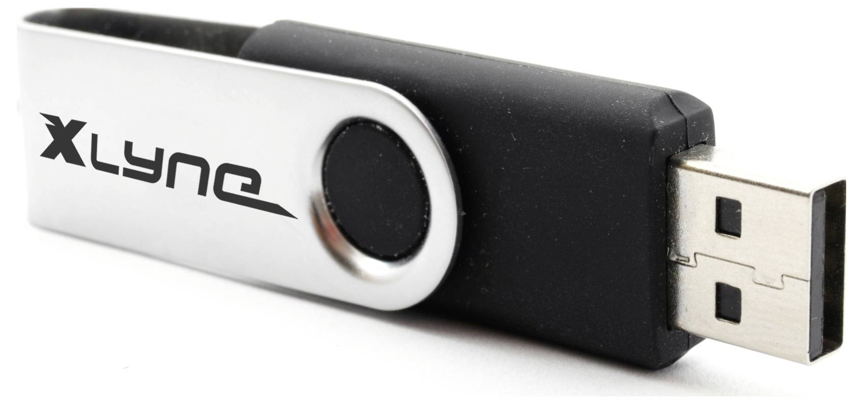 Un'unità flash USB con coperchio metallico girevole etichettato "XLYNE", con corpo nero e connettore USB visibile.