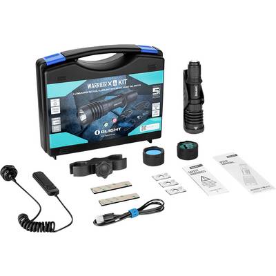 Una custodia nera etichettata 'Warrior X Turbo Kit' con una torcia ad alta potenza e accessori, inclusi supporti, filtri e strumenti di ricarica.