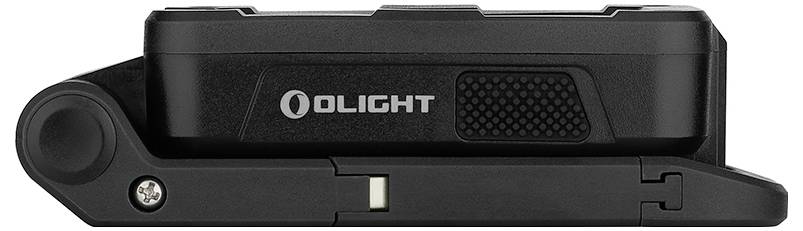 Compatta torcia Olight nera vista di lato, che mostra il suo design elegante e pieghevole e la presa testurizzata.