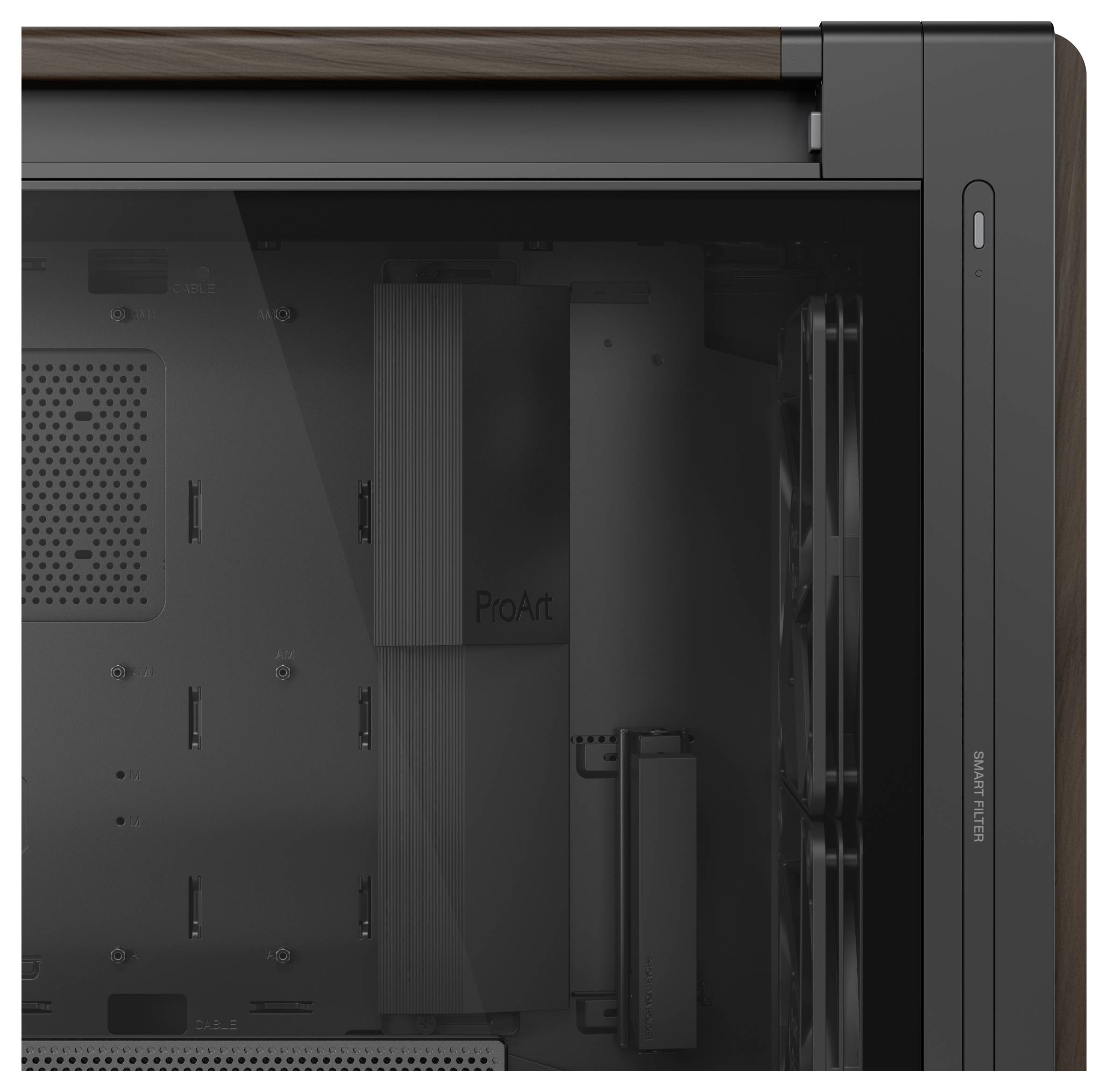 L'interno di un case per computer desktop è mostrato dall'alto, evidenziando l'area della scheda madre e lo spazio di ventilazione verso il lato sinistro.