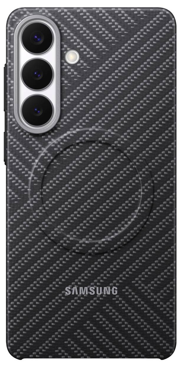 Smartphone Samsung con custodia a motivo trama in fibra di carbonio scuro caratterizzata da tre obiettivi della fotocamera e dal logo Samsung nella parte inferiore.