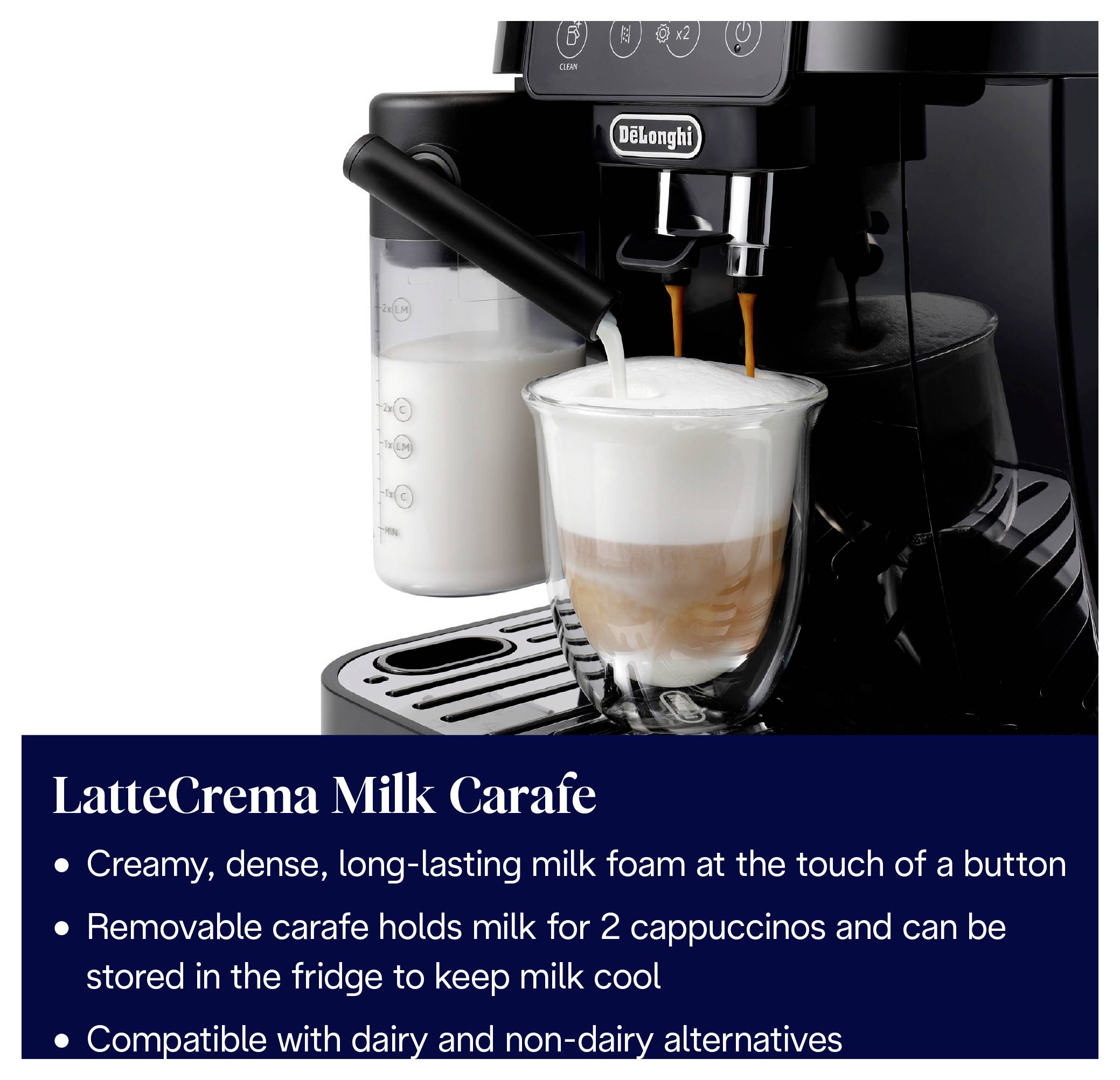 'Brocca Latte LatteCrema' testo sotto l'immagine di una macchina per il caffè con montavapore per il latte. Descrive la schiuma cremosa, la brocca rimovibile e la compatibilità con i prodotti lattiero-caseari.