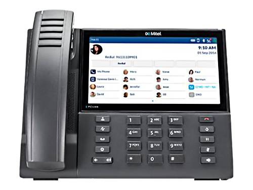 Un telefono da ufficio nero con uno schermo grande che visualizza nomi di contatti e informazioni sulle chiamate, dotato di tastiera e cornetta.