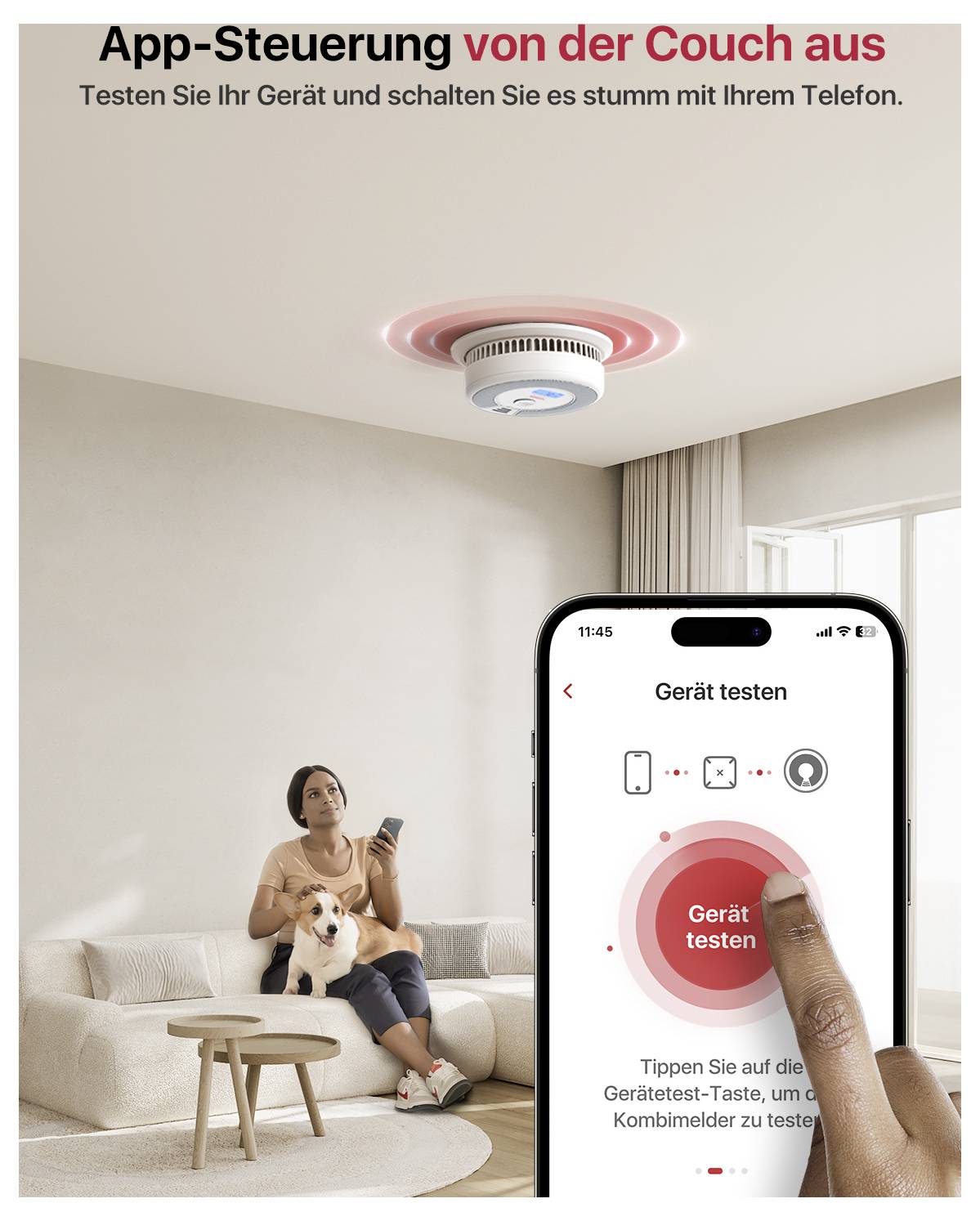 Una persona è seduta su un divano e utilizza uno smartphone per controllare un allarme al soffitto. Sullo schermo dello smartphone è scritto "Testa dispositivo".