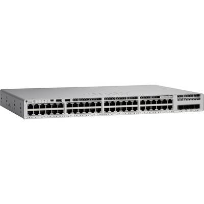 Un switch di rete con più porte ethernet e in fibra ottica, etichettato con 'Cisco'.