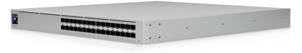 Uno switch di rete con più porte Ethernet sul pannello anteriore, alloggiato in un elegante involucro rettangolare in metallo per la connettività dei dati.