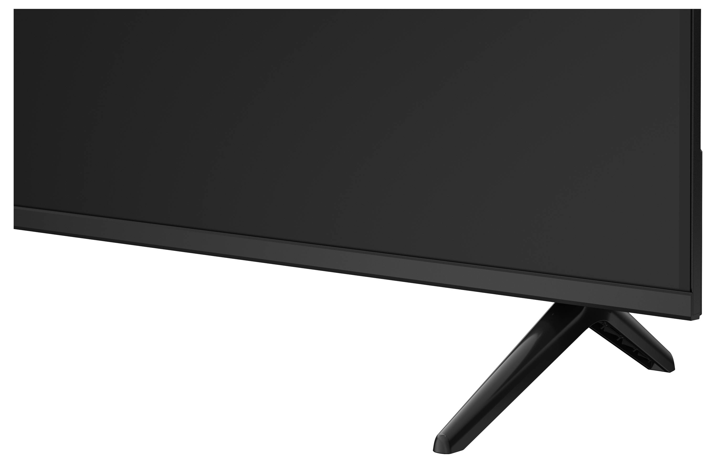 Primo piano di una TV a schermo piatto con cornice nera e supporto angolato su uno sfondo bianco.