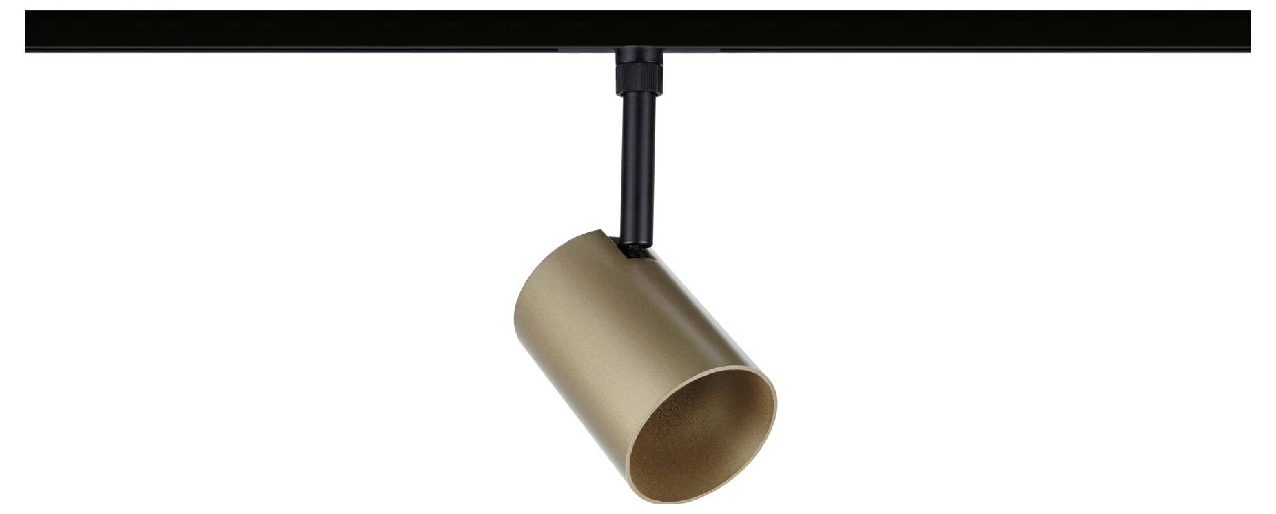 Un riflettore cilindrico dorato pende da un binario di soffitto nero, inclinato verso il basso su uno sfondo bianco.