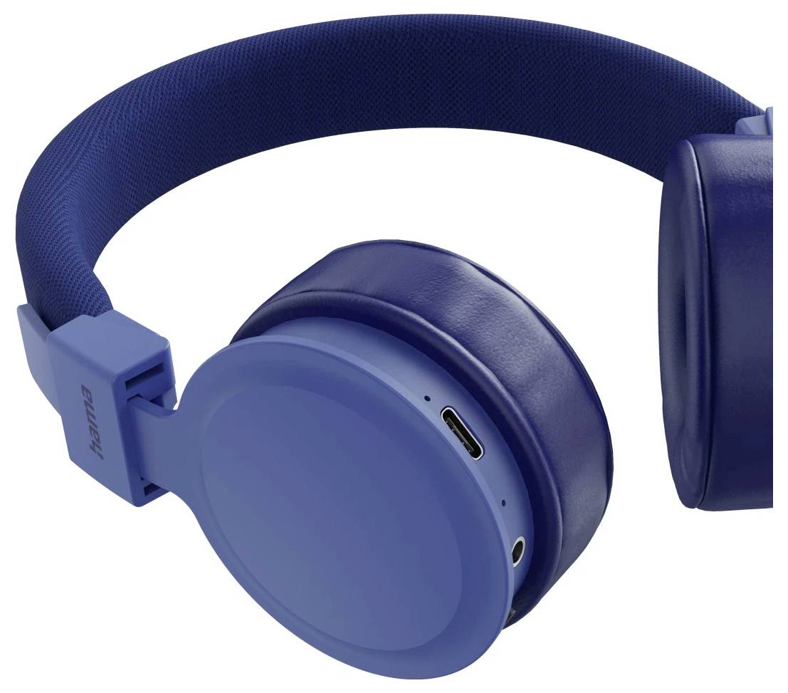 Cuffie wireless over-ear blu con fascia per la testa imbottita e dettaglio della porta di ricarica su sfondo bianco