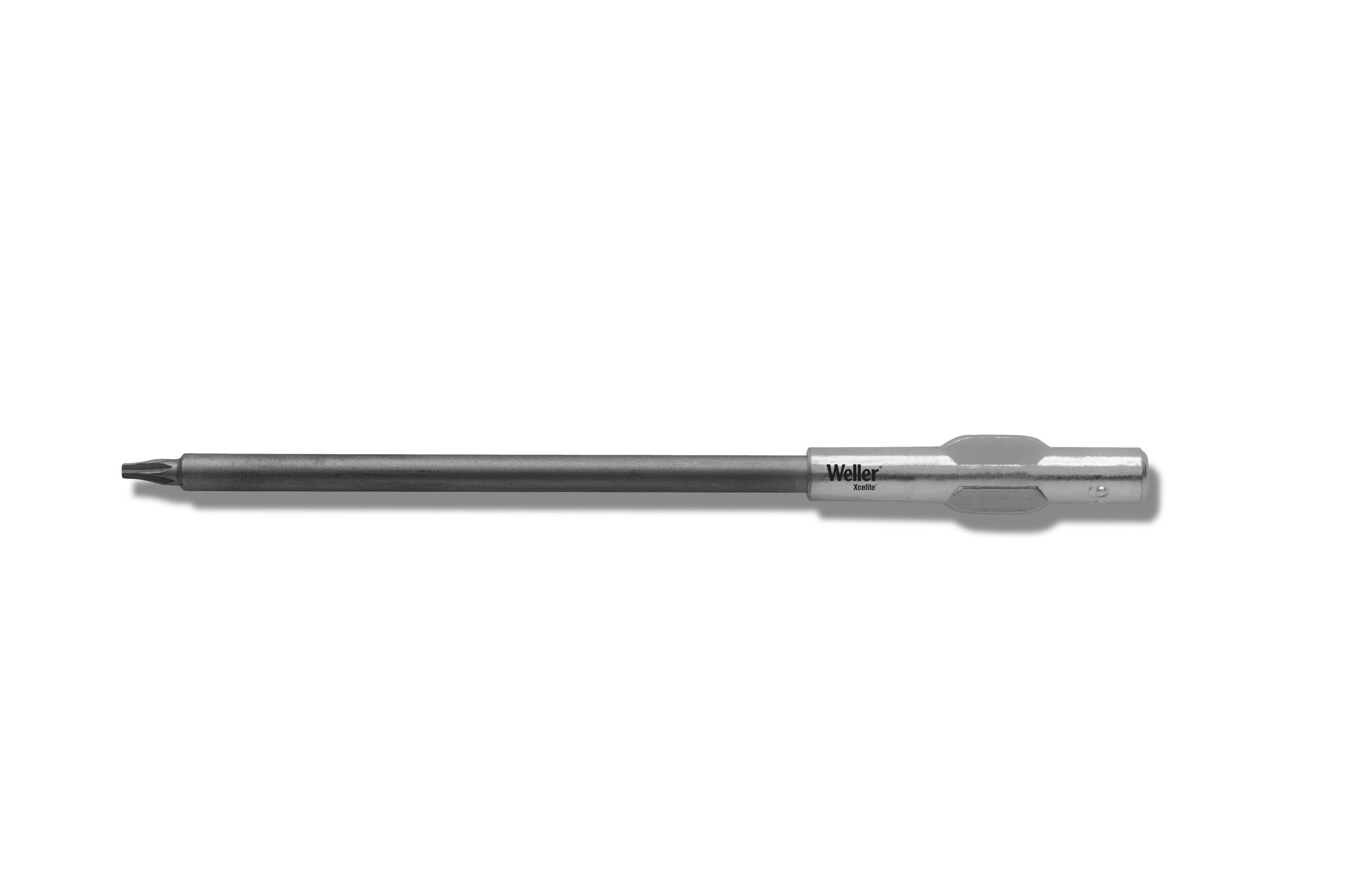 Un ferro di saldatura grigio con punta nera e manico argento su uno sfondo bianco.
