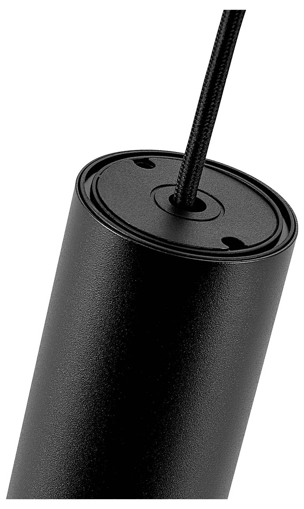 Primo piano di una lampada a sospensione cilindrica nera con cavo intrecciato che entra dalla parte superiore, su sfondo bianco.