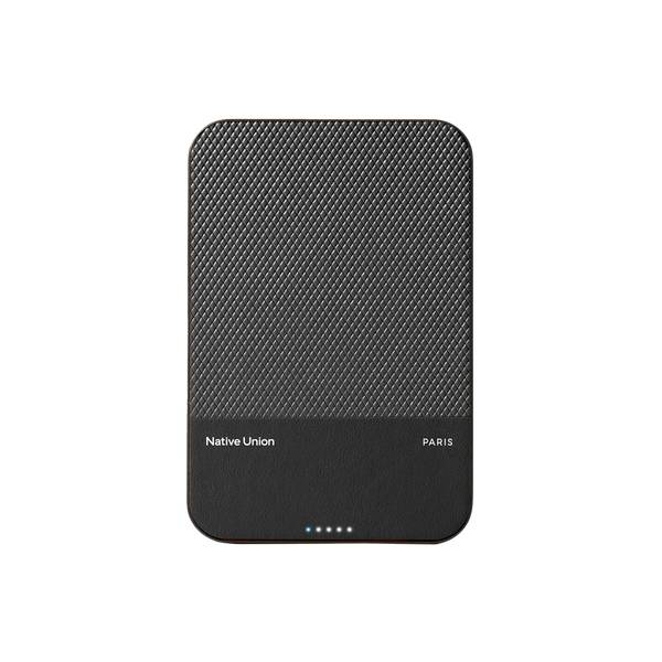 Black Native Union Paris wireless charger/power bank con parte superiore strutturata e cinque piccoli LED indicatori luminosi