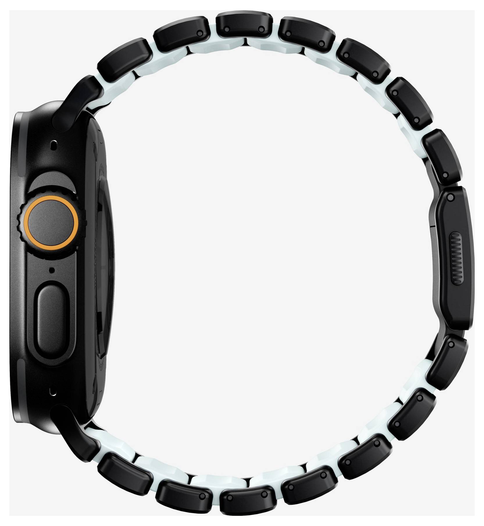 Braccialetto nero per il monitoraggio della forma fisica con cinturino segmentato regolabile e pulsante laterale con anello arancione, mostrato su uno sfondo bianco.
